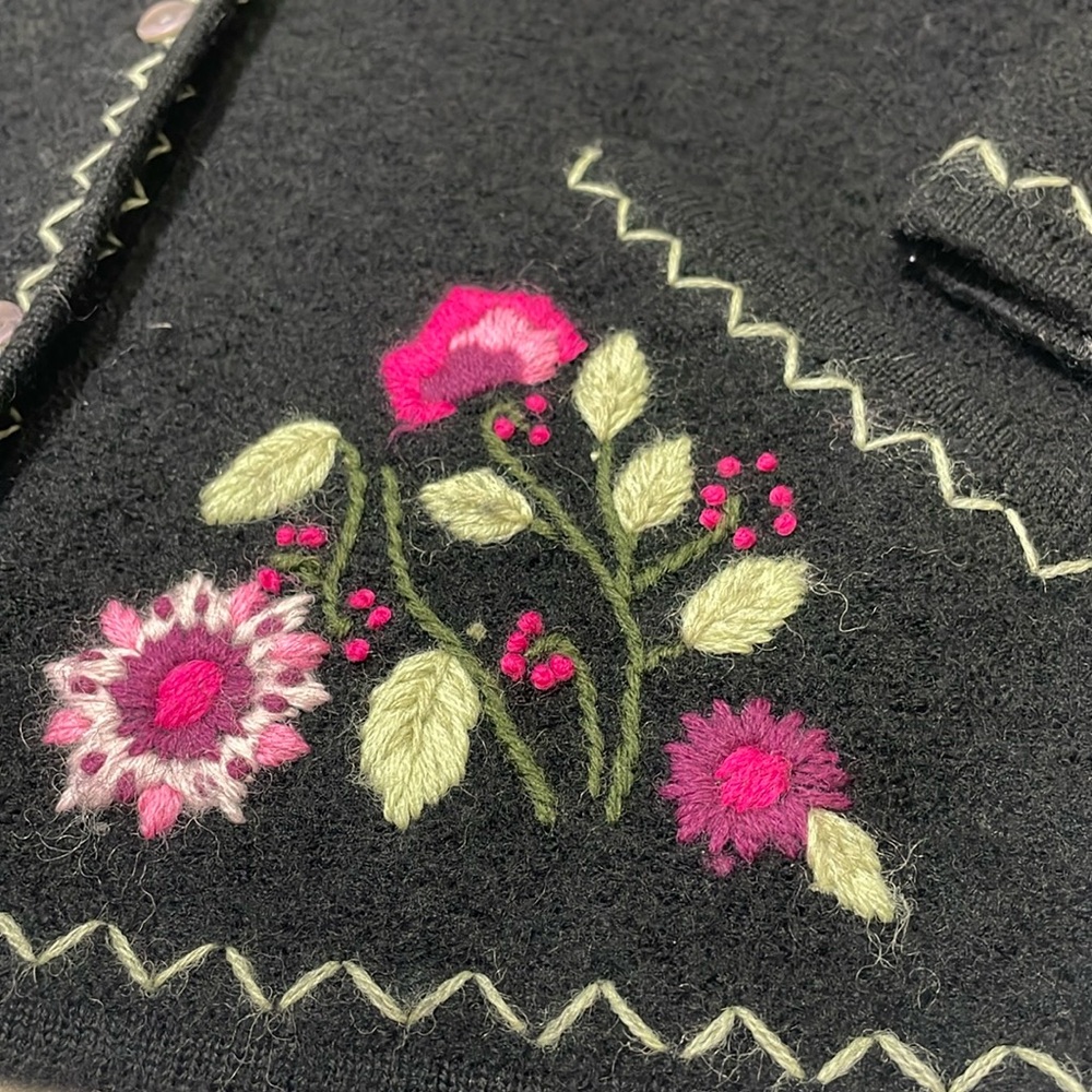 Stunning Wool Embroidered Floral Sweater Jacket Coat Cardigan Overlay SizeMedium - Picture 9 of 16